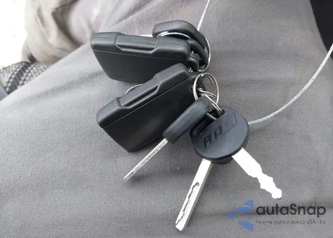 2018 Chevrolet Silverado 1500 1Lt from USA, damaged, VIN 1GCRCREC3JZ266826